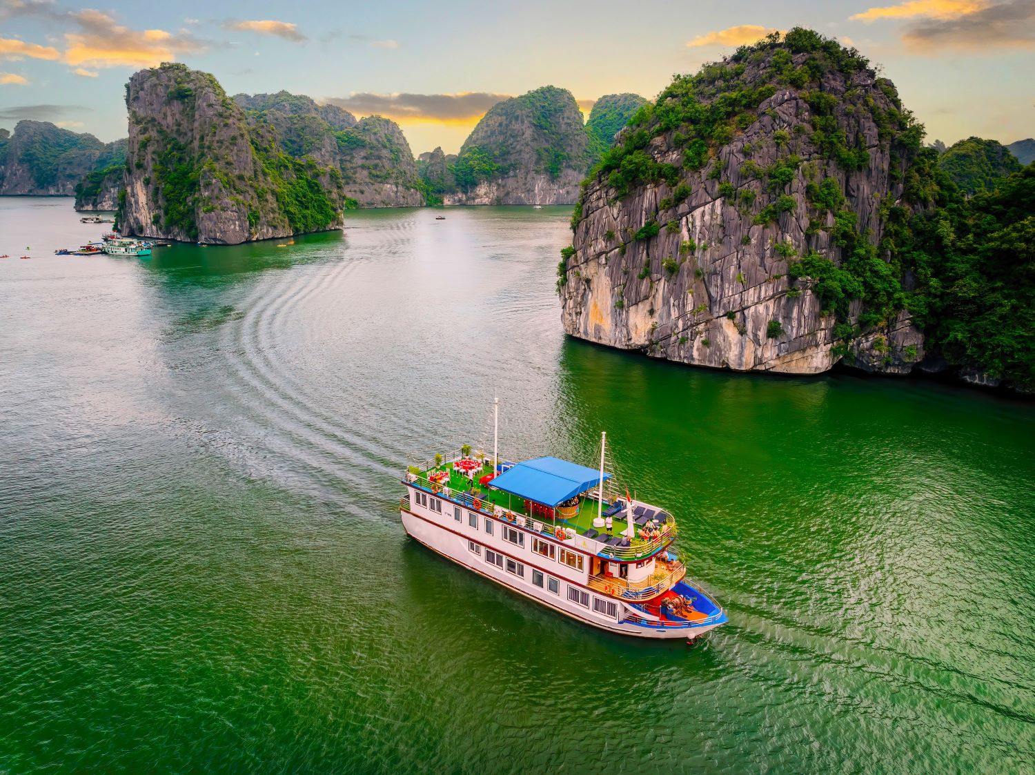 Classic Halong Bat small boat from above