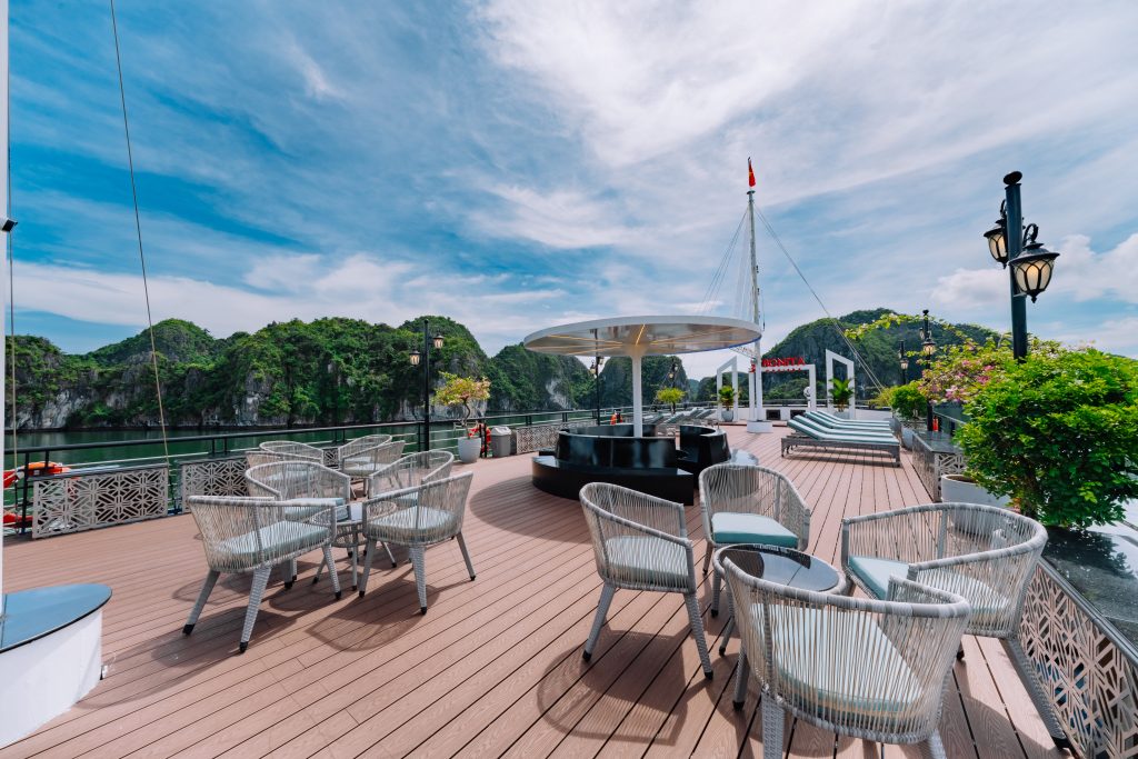 Bonita Cruise Sundesk
